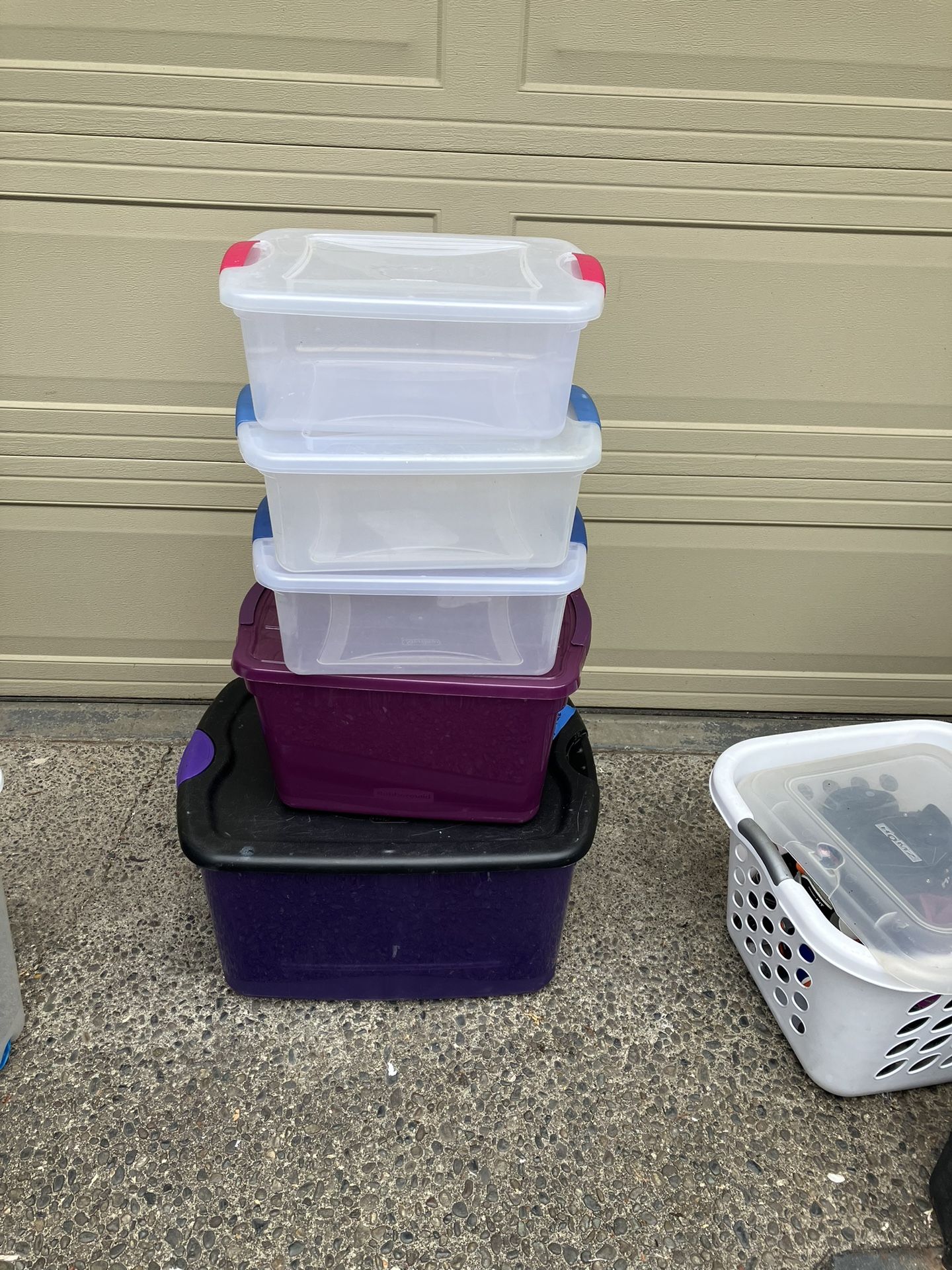 5 Storage Tote Bins