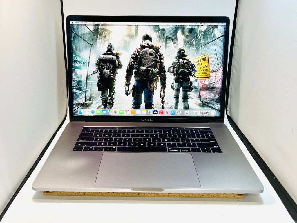 Apple MacBook Pro 15” 2019 2.3Ghz 8CORE i9 16GB 500GB Radeon Pro 560X 4GB Graphics