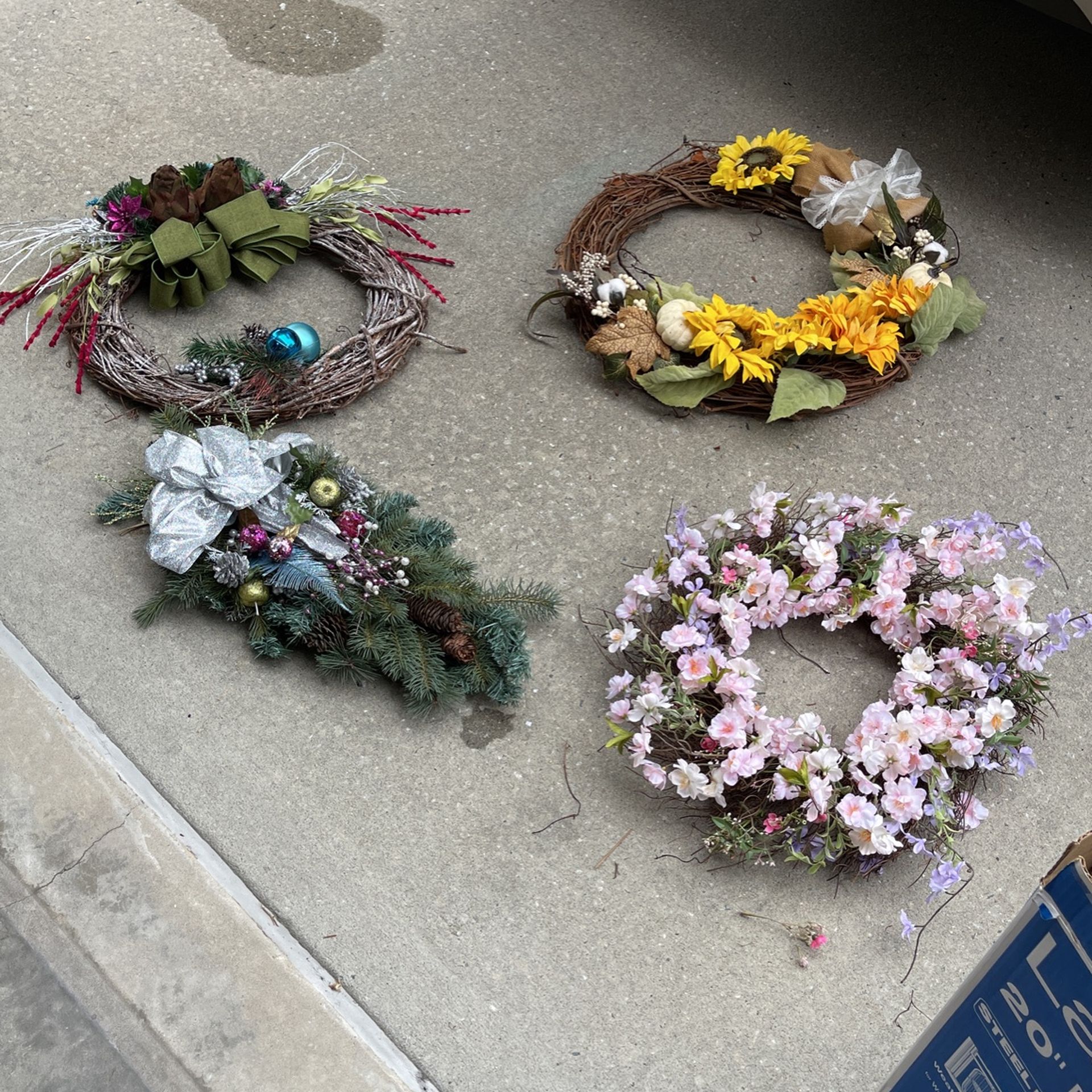 Assorted Wreaths 