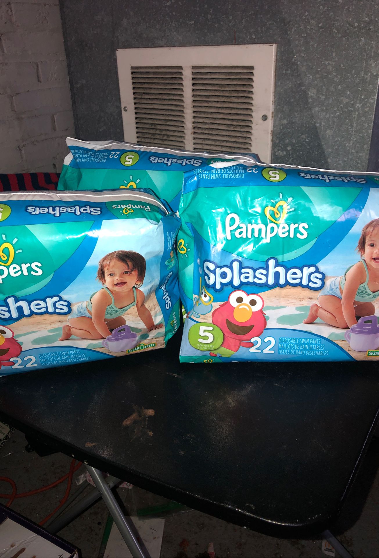 Pampers splashers (swim diapers) size 5