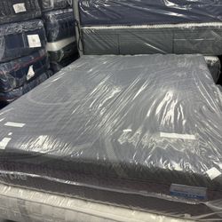 QUEEN SIZE PURPLE RESTORE PREMIER MATTRESS & BOX SPRING BED SET