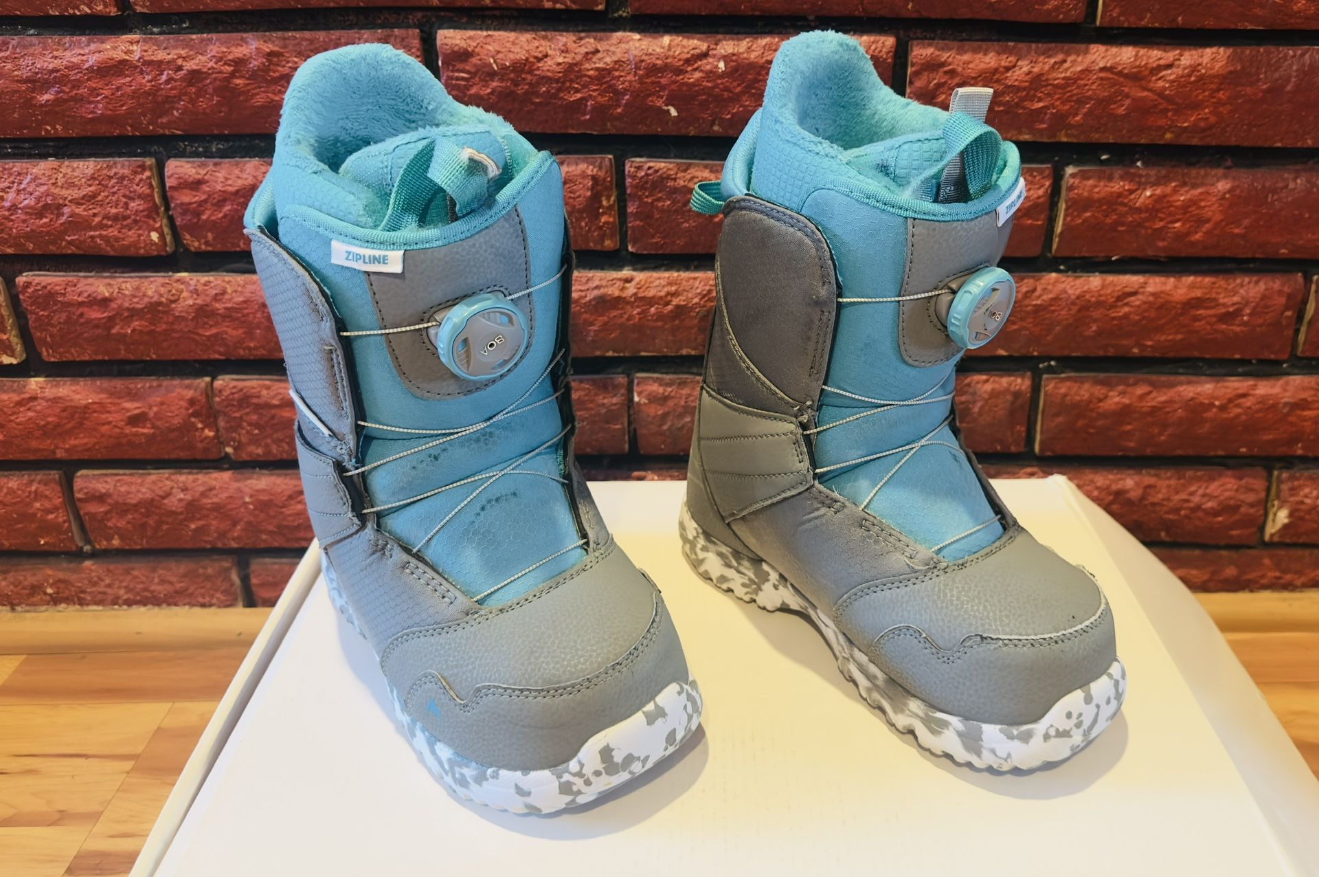 Burton Zipline Youth Snowboard Boots Size 3