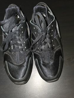  Women's New Nike Air Huarache Run Size 9 Black Gym Shoes