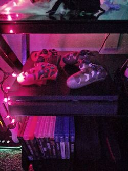 Ps4 , games and controllers