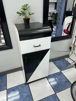 Salon station