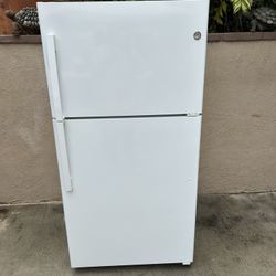 GE Fridge White 33x31x66👍🛑3 MONTHS WARRANTY 