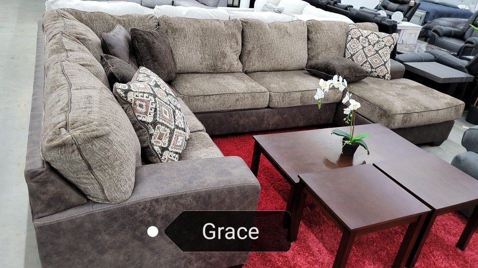 Abalone Chocolate Sectional  Couch ⭐ coffe table option available 🌸Financing AVAILABLE! Only 54 Down Payment! No credit check 🚚$1649