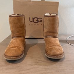 UGG Classic Short Women’s Boots