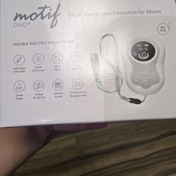 Motif breast pump