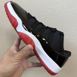 Jordan 11 low”breds”$220obo