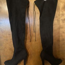 8.5 Knee high Black suede boots