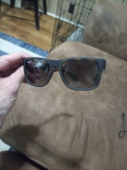 Ray Bans Brand New Still Has Tag