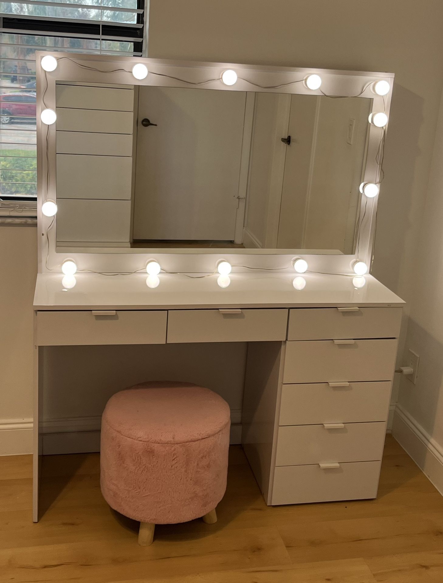 Vanity Table with Lighted Mirror & Pink Chair – Great Condition!