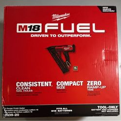 Milwaukee M18 FUEL 18-Volts y de 15-Gauge Angled Finish Nailer Nueva En Caja