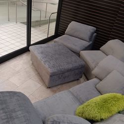 *Tax Time Furniture Event*---Lima Adjustable Gray Fabric Sectional Sofa W/Ottoman---Delivery And Easy Financing Available🤝