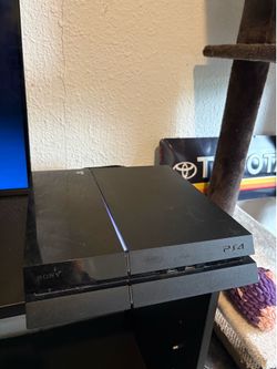 PS4 and Controller