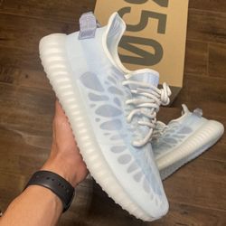 Yeezy 350 V2 Mono Ice 9.5