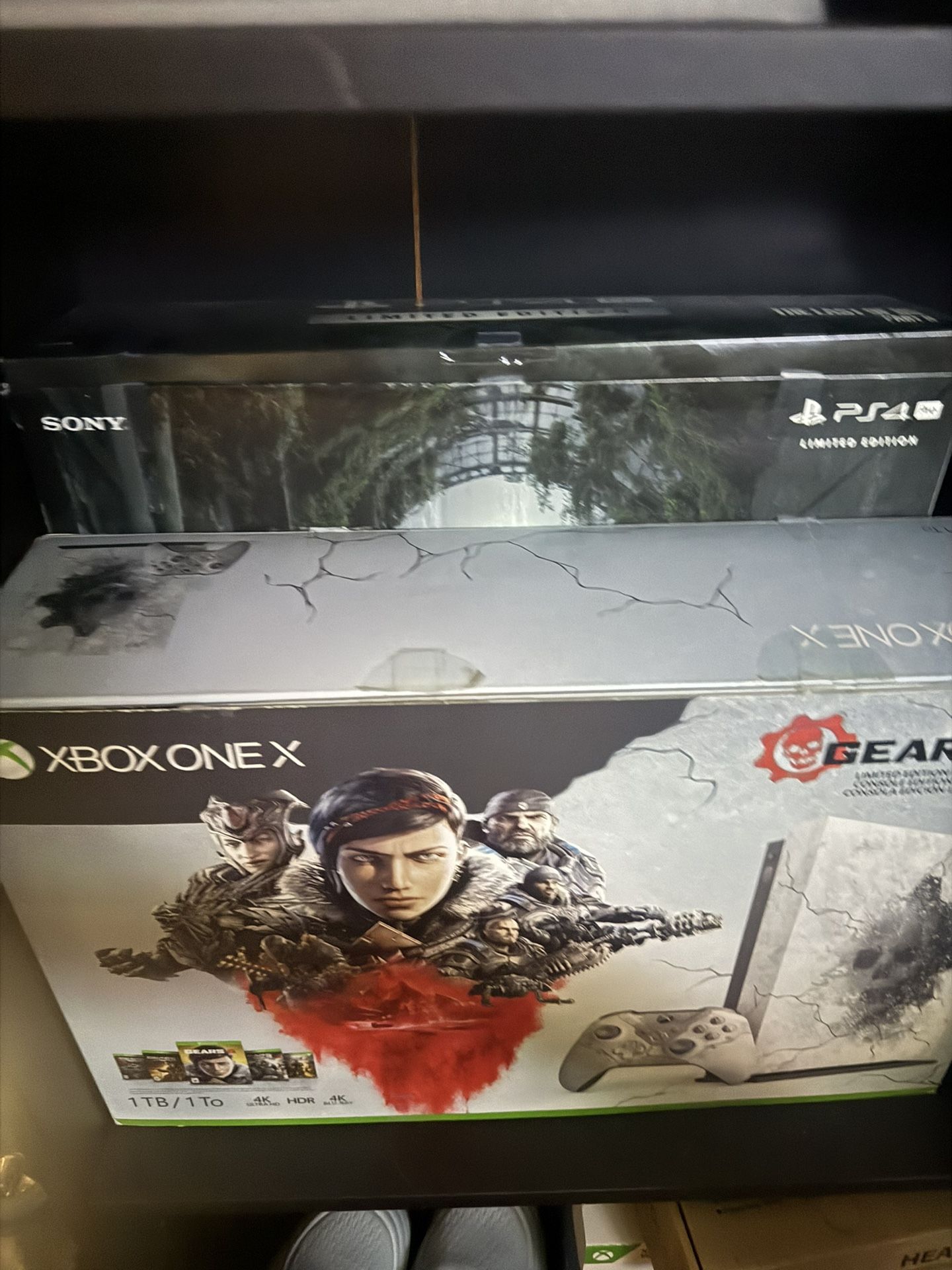 Gears 5 Limited Edition Console 