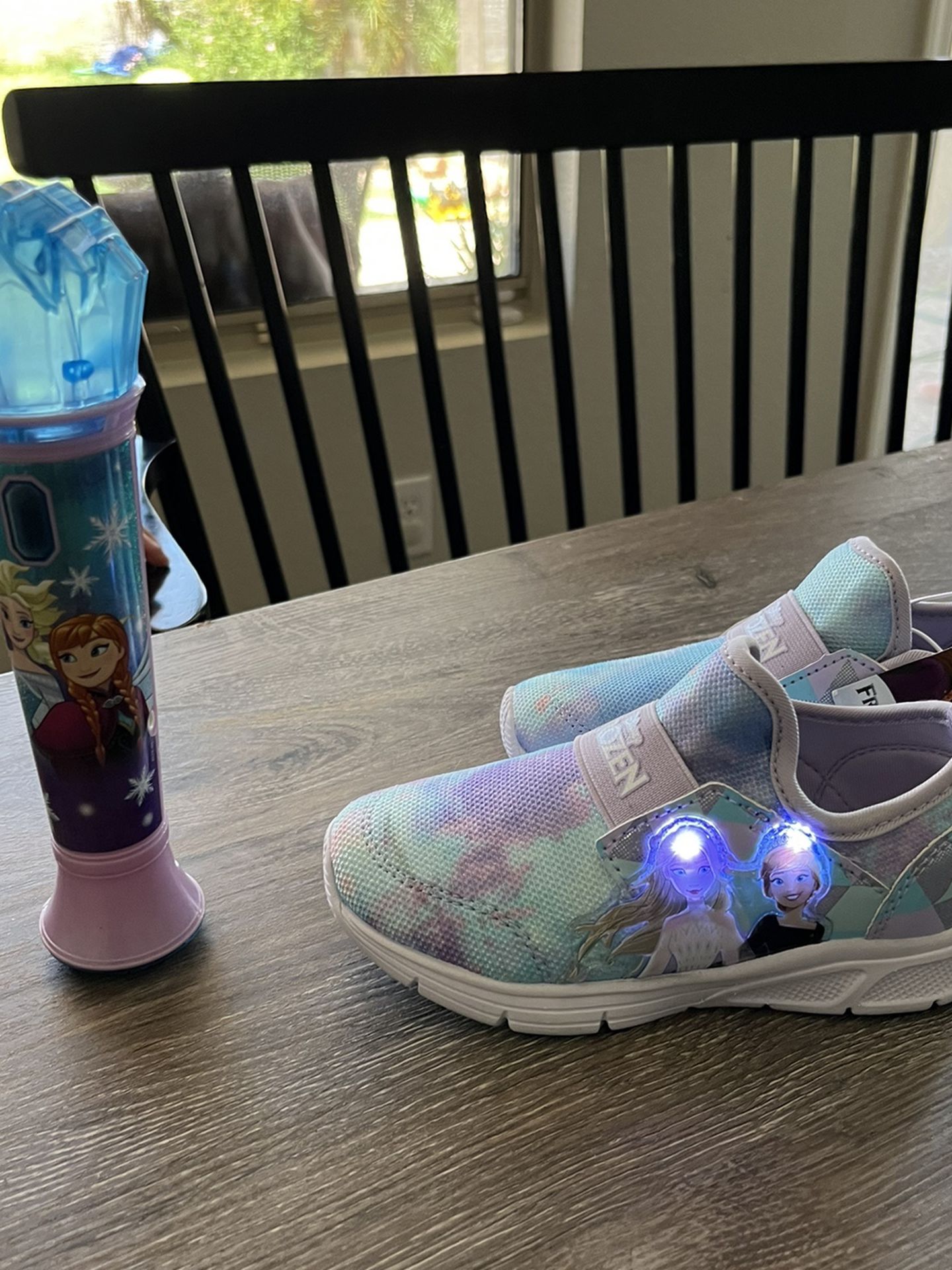 New Frozen Shoes And Music Playing Microphone