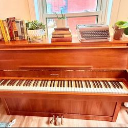 BALDWIN Mid-Century Modern Walnut 1985 Upright Piano