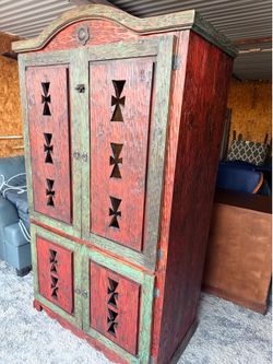 Good condition *Sturdy and solid *Rustic style *3-tone color Dimensions (H72” W44” D42”)