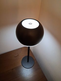 Rechargeable lamp