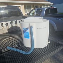 VERY NICE CLEAN 32gal LIVEWELL !Huge Savings!