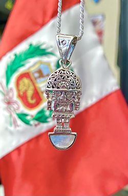 950 Sterling Silver Tumi Pendent with Mother of Pearl Stone