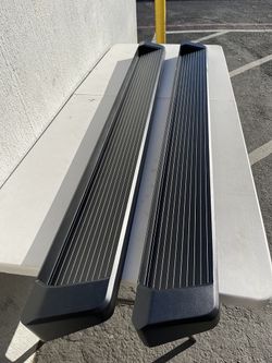 08-13 Toyota Highlander Black 6” with Lip Running board