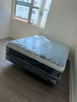 Queen mattress pillow top set with box spring (2pc - new) NEW KING-QUEEN-FULL-TWIN SIZE SETS MATTRESS AND BOX SPRING