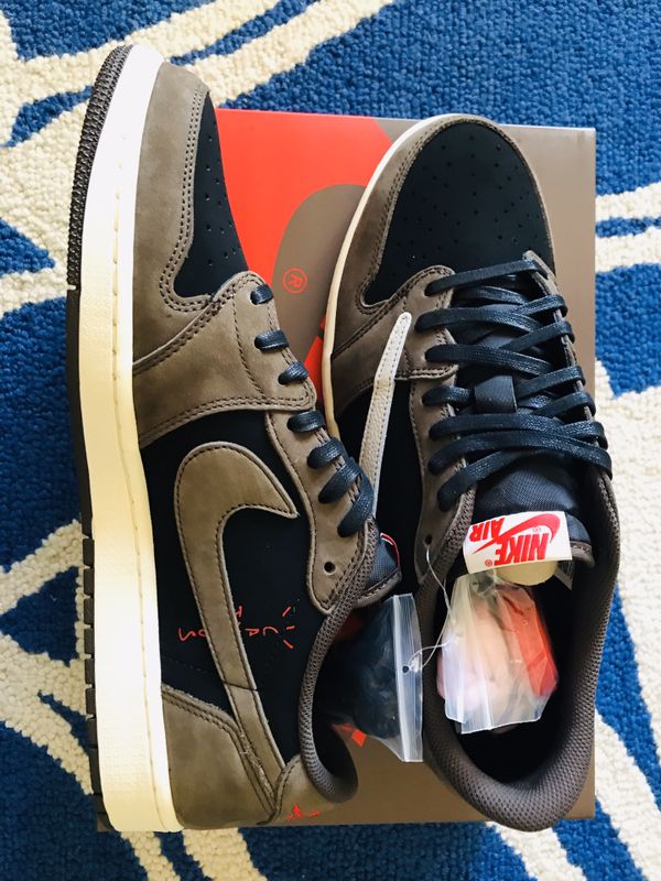 travis scott 1's on feet