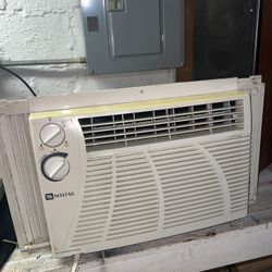 MAYTAG  Air Conditioner