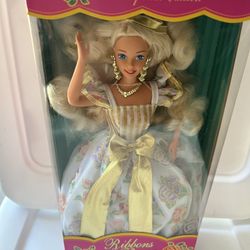 1994 Mattel, ribbons and roses Barbie new mint condition