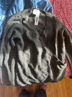 Old navy maternity Sweater Size Medium