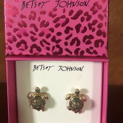 Betsy Johnson Turtle Earrings
