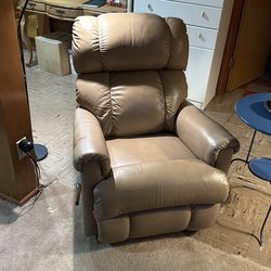 Leather Lay-z-boy recliner