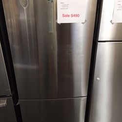 Refrigerator 