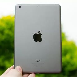 iPad Mini 2 , iCloud Unlocked,   Wi-Fi  Internet Access  , Excellent Condition Like New 
