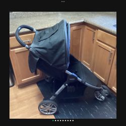 Stroller-Britax.        (G)