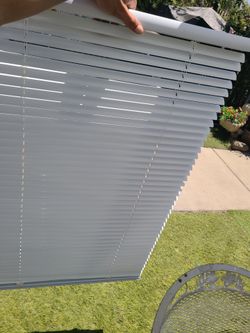BRAND NEW WHITE ALUMINUM CORDLESS BLINDS..SIZES IN PICTURES..8 DOLLARS EACH..PICK UP IN VICTORVILLE..SE HABLA ESPANOL..CHECK OUT MY PAGE FOR MORE ✔️ ✅