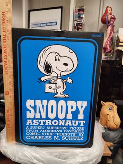 PEANUTS SUPERSIZED VINYL  SNOOPY WHITE ASTRONAUT SUIT