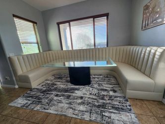 Modern and personalized booth design