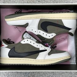 Travis Scott x Air Jordan 1 Low OG