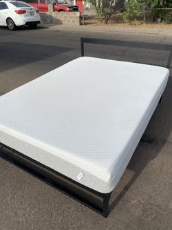FREE DELIVERY: Tuft & Needle Full Size Memory Foam Bed