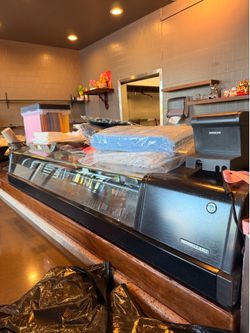 Fish refrigerator for sushi