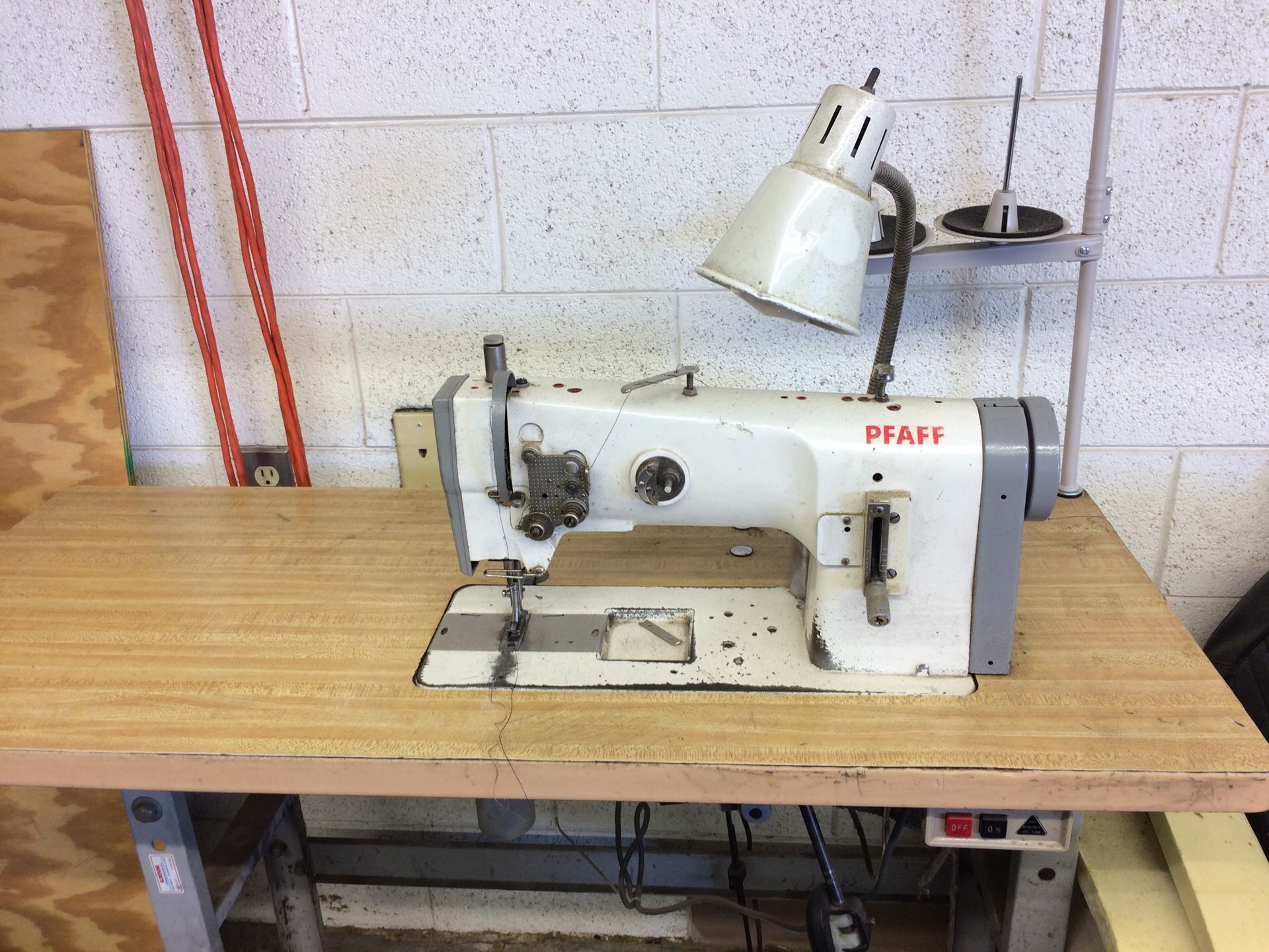 Pfaff 1245 industrial walking foot Upholstery machine 900. Obo {contact info removed} for Sale