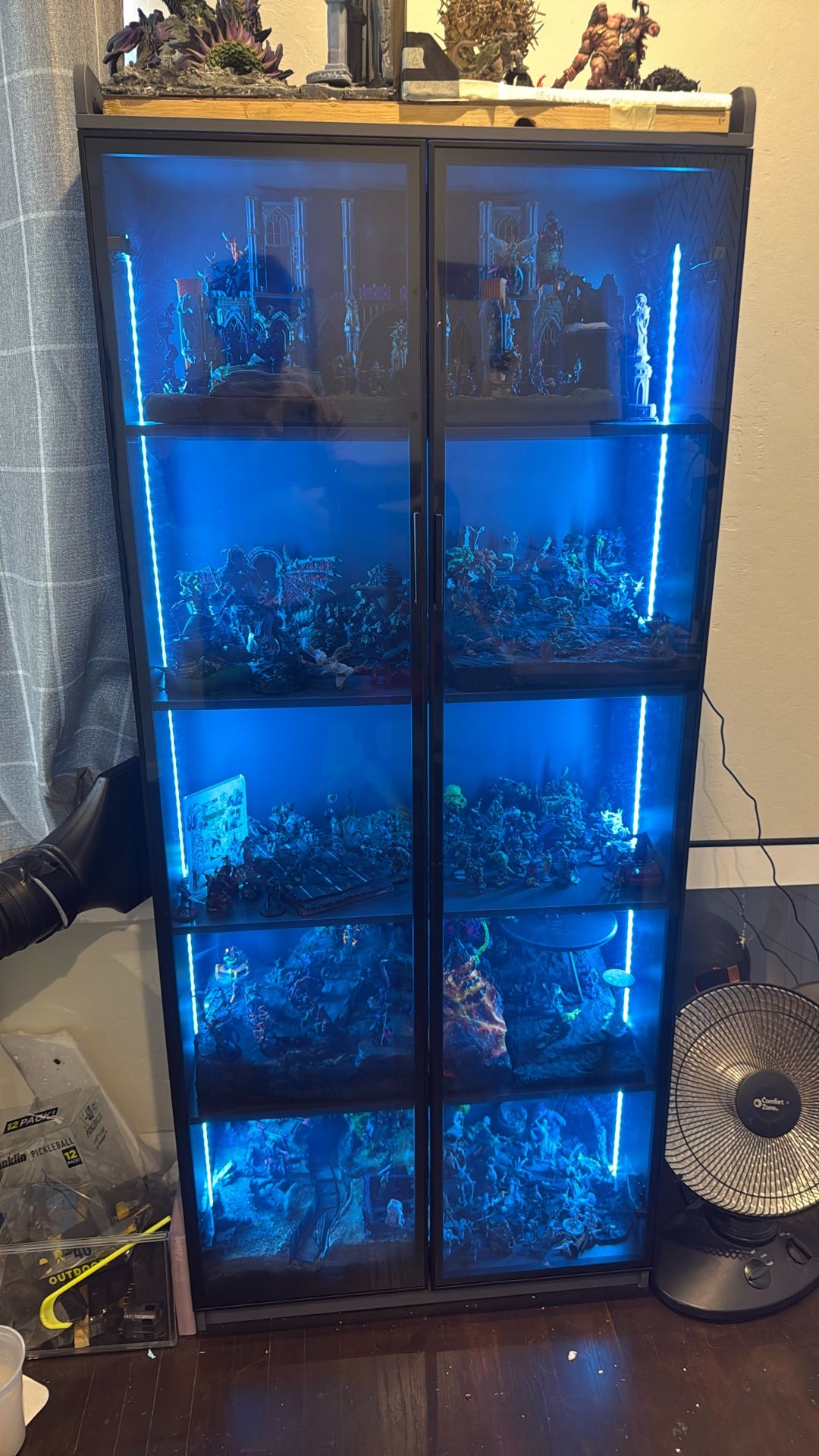 65" Display Cabinet , Motion Sensor 3-Color Lights,5-Tier