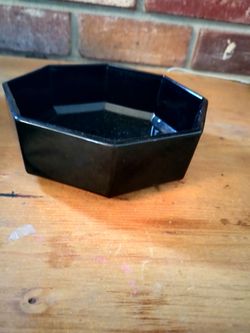 4 Black Bowls