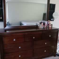 Mirrored Dresser w/jewelry boxes 