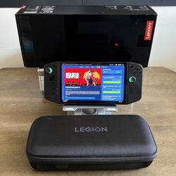 Lenovo Legion Go 8.8" 144Hz WQXGA Gaming Handheld, AMD Ryzen Z1 Extreme. 16GB with 1TB SSD, Windows 11